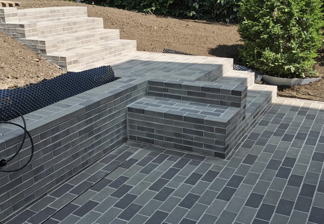 Pflasterwege, Wegebau, Treppenbau, Galabau Erfurt, Gartenbau Erfurt, Gartenpflege, Stützmauer, Außenanlage