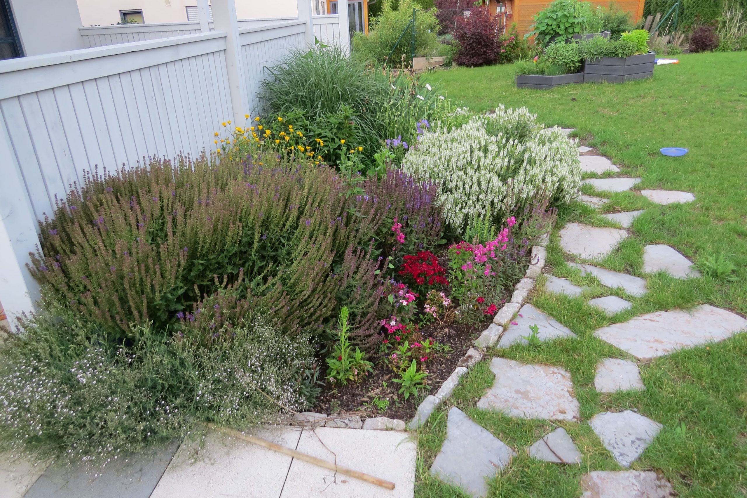 Galabau Erfurt, Gartenlandschaftsbau, Gartenbau
Galabau Erfurt, Garten- und Landschaftsbau Erfurt, 
Landschaftsbau Erfurt, Grünpflege Erfurt, Landschaftspflege
Pflasterarbeiten Erfurt, Gehölzschnitt Erfurt, Baumpflege Erfurt, Terrasse, Wegebau